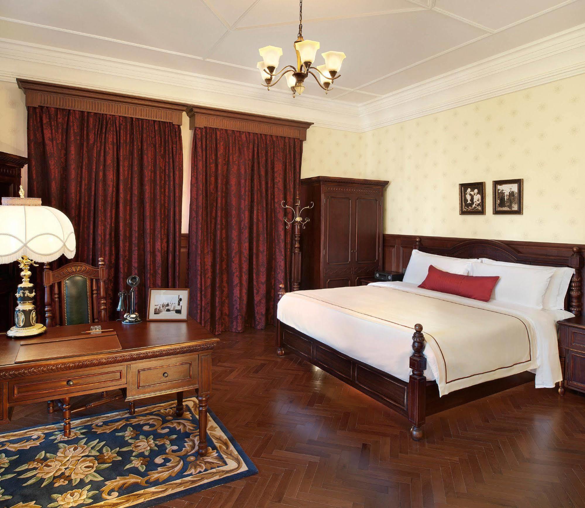 The Astor Hotel, Thiên Tân Phòng bức ảnh